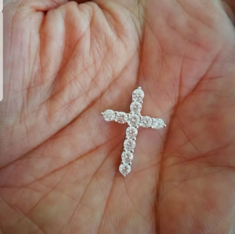 Cross Pendant Necklace with Chain Women's Men's 18 Inches - Picture 5 of 10